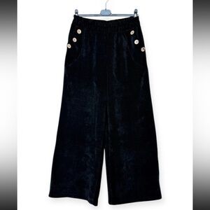 ShopEvelynne Black Wide-Leg Velvet Pants with Button Detail